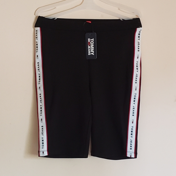 Tommy Jeans logo tape shorts in blue - Picture 5 of 6